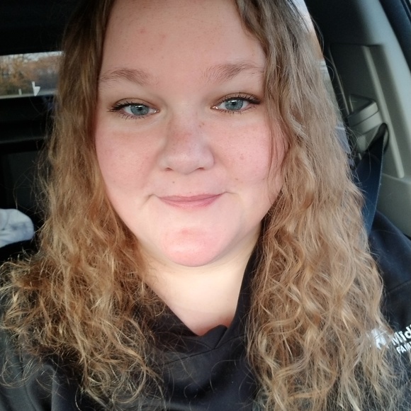 Meet your Posher, Shaina - Picture 1 of 1